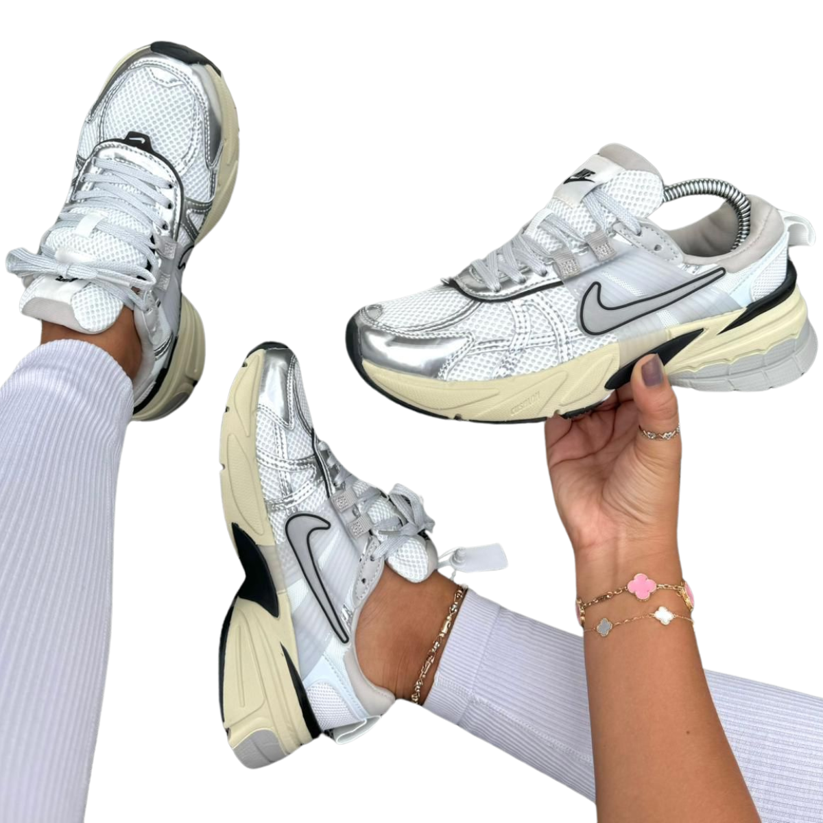 ZAPATILLAS NIKE VOMERO MUJER: La Mejor Opción para Correr con Estilo y Comodidad. ¿Por qué elegir las ZAPATILLAS NIKE VOMERO MUJER? Si estás buscando unas zapatillas para correr que ofrezcan comodidad, durabilidad y estilo, las ZAPATILLAS NIKE VOMERO MUJER son la elección perfecta. Estas zapatillas combinan tecnología avanzada con un diseño moderno, ideales tanto para corredoras principiantes como para expertas. En Onlineshoppingcenterg, encontrarás una amplia selección de modelos, incluyendo los más recientes, para que puedas elegir las que mejor se adapten a tus necesidades.  Características Destacadas de las ZAPATILLAS NIKE VOMERO MUJER Las ZAPATILLAS NIKE VOMERO MUJER destacan por su comodidad, ligereza y capacidad de amortiguación. Aquí te explico algunas de sus características principales:  1. Amortiguación Suave y Reactiva Las Zapatillas Nike Vomero Mujer están diseñadas para ofrecer una amortiguación que absorbe impactos en cada pisada, gracias a su tecnología Nike ZoomX. Esto proporciona una sensación de ligereza y confort, ideal para correr largas distancias.  2. Tecnología de Suela Los modelos como el Nike Vomero 16 Mujer y el Nike Vomero 17 Mujer tienen una suela de goma resistente que proporciona un gran agarre en cualquier superficie, permitiéndote correr en diferentes tipos de terrenos sin preocupaciones.